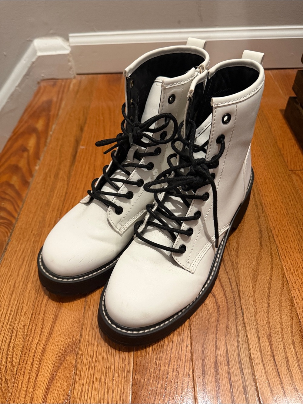Women's White Lace-Up Combat Boots - Stylish Urban Ankle Boots